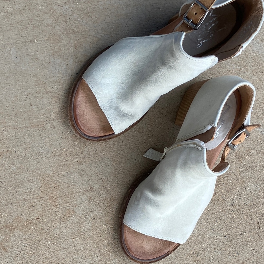 Miz Mooz Dipper Sandals